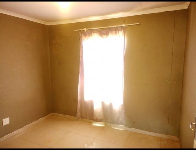 2 BEDROOM HOUSE FOR SALE IN PROTEA GLEN